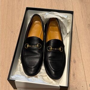 Gucci Loafer Black Leather Slip-On Loafers with Gold Detail